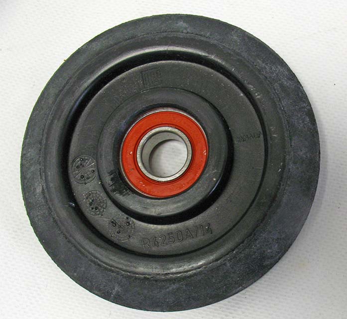 Ролик Обрезиненный D108 Мм C Подшипником 6205 Ntn  И Стопорным Кольцом (R0108a-1-001A )