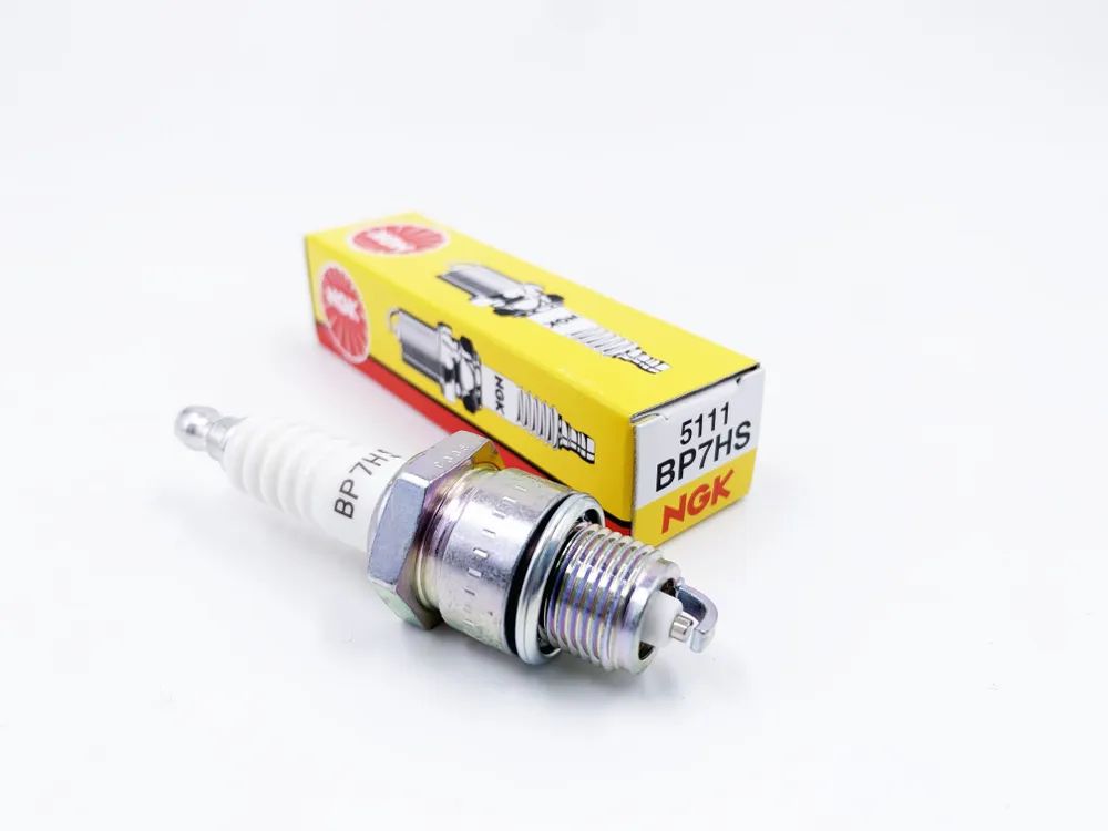 Свеча Зажигания Bp7hs