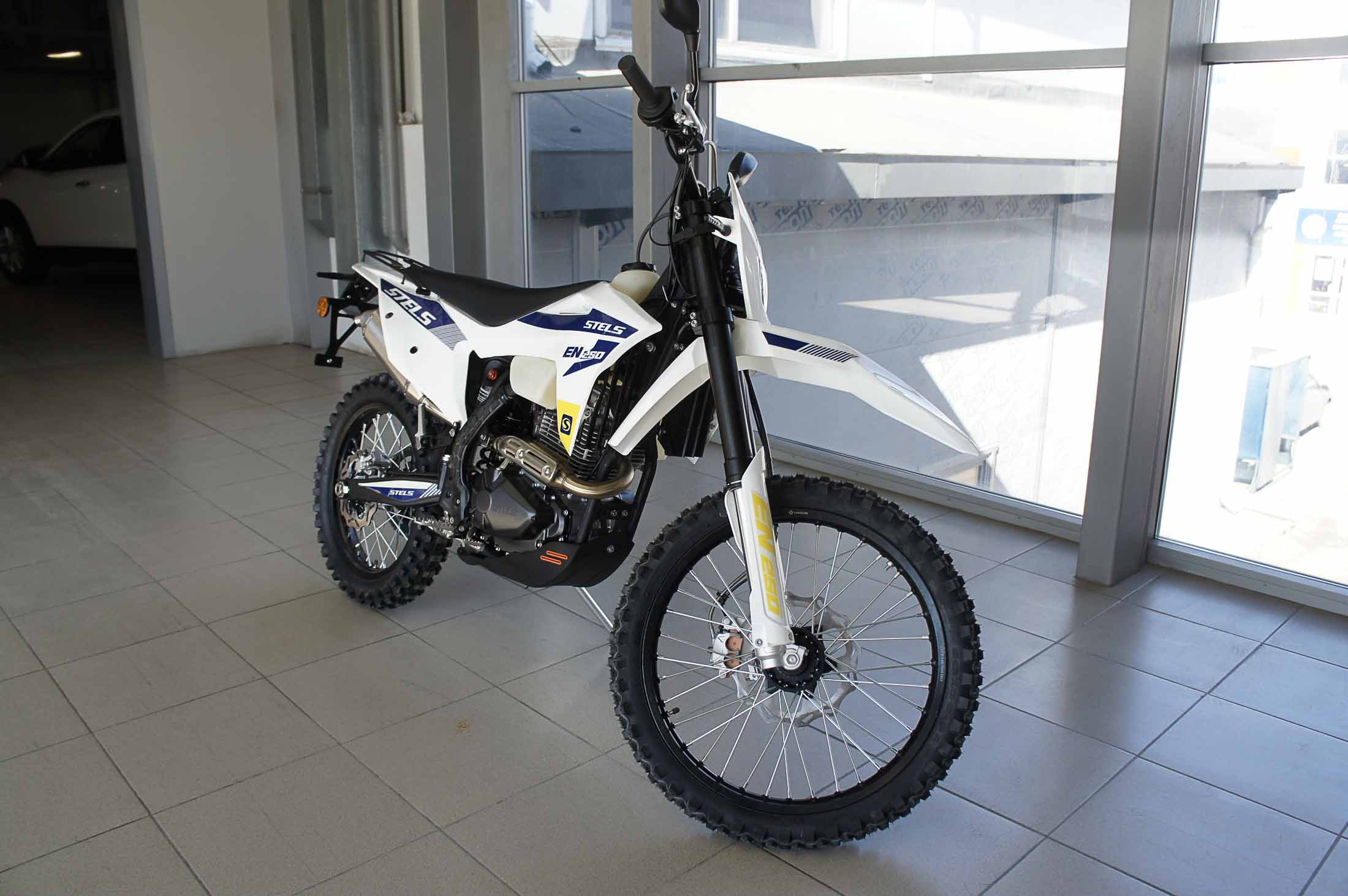 Stels En250
