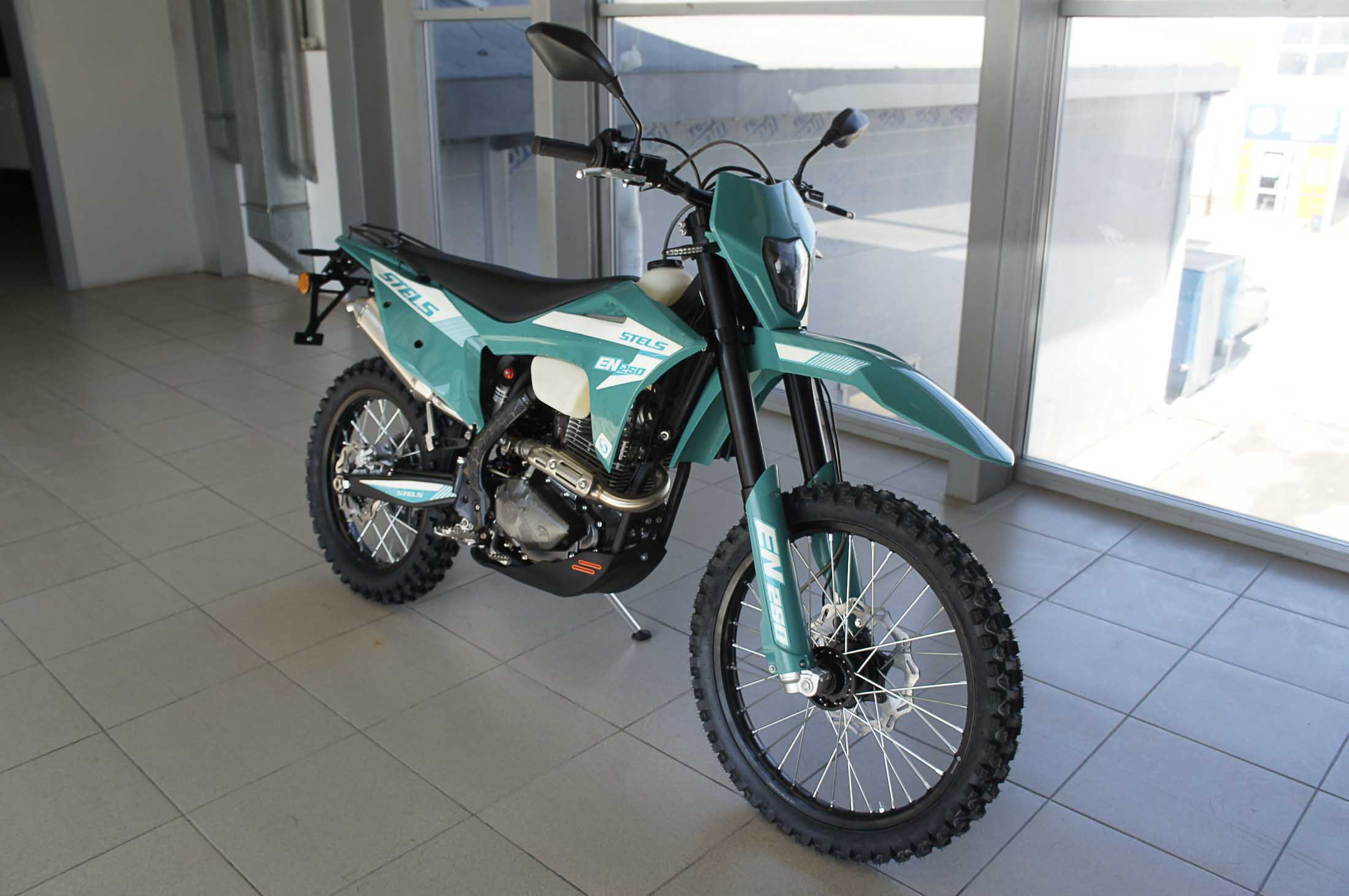 Stels En250